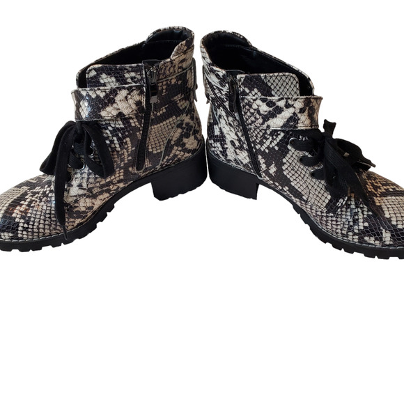 BCBGENERATION | Snakeskin Leather Ankle Boots Moto Combat Biker Chunky Size 8 - Picture 10 of 14